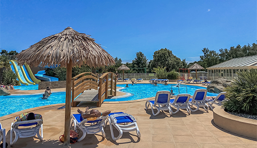acceder a l espace aquatique camping la plage de cleut rouz